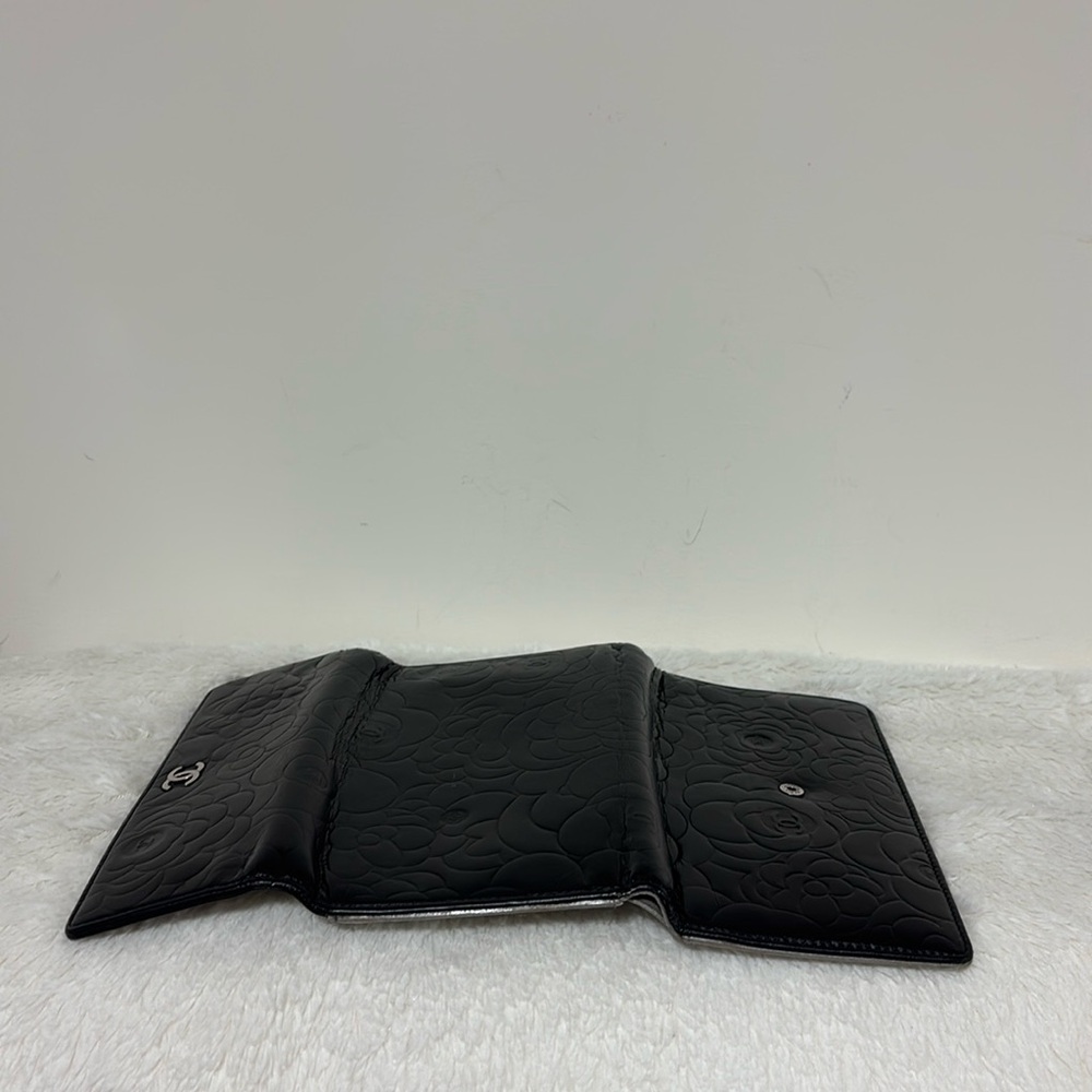 Chanel Authentic Large Black Leather Wallet Camellia Flowers - Picture 2 of 16